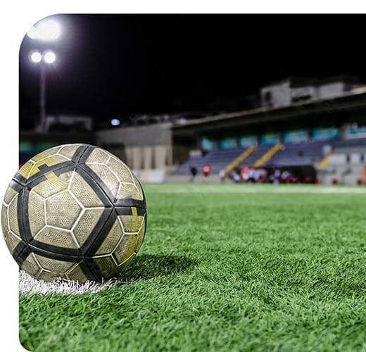 ballon sur terrain de foot